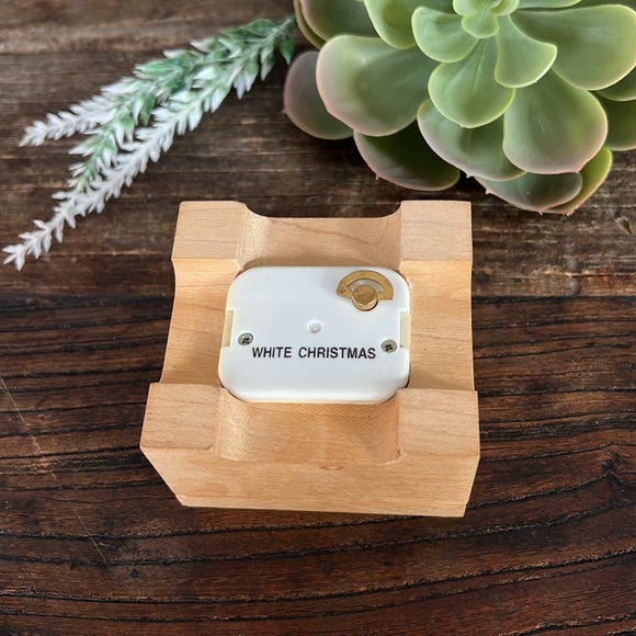🎁 4/$25 - HANDMADE wooden music box - plays white Christmas - NEW - Picture 4 of 10
